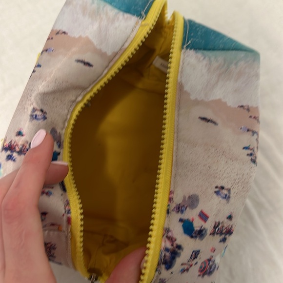 Supergoop x gray malin toilettes bag - Picture 3 of 3